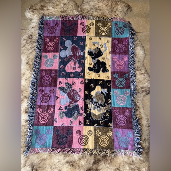 Vintage Disney Baby Blanket Tapestry Throw Collectable Child Baby Shower - Picture 4 of 6
